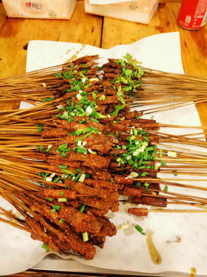 大版烤五花-"这大概就是正宗宜宾把把烧吧. 鼻筋太有.