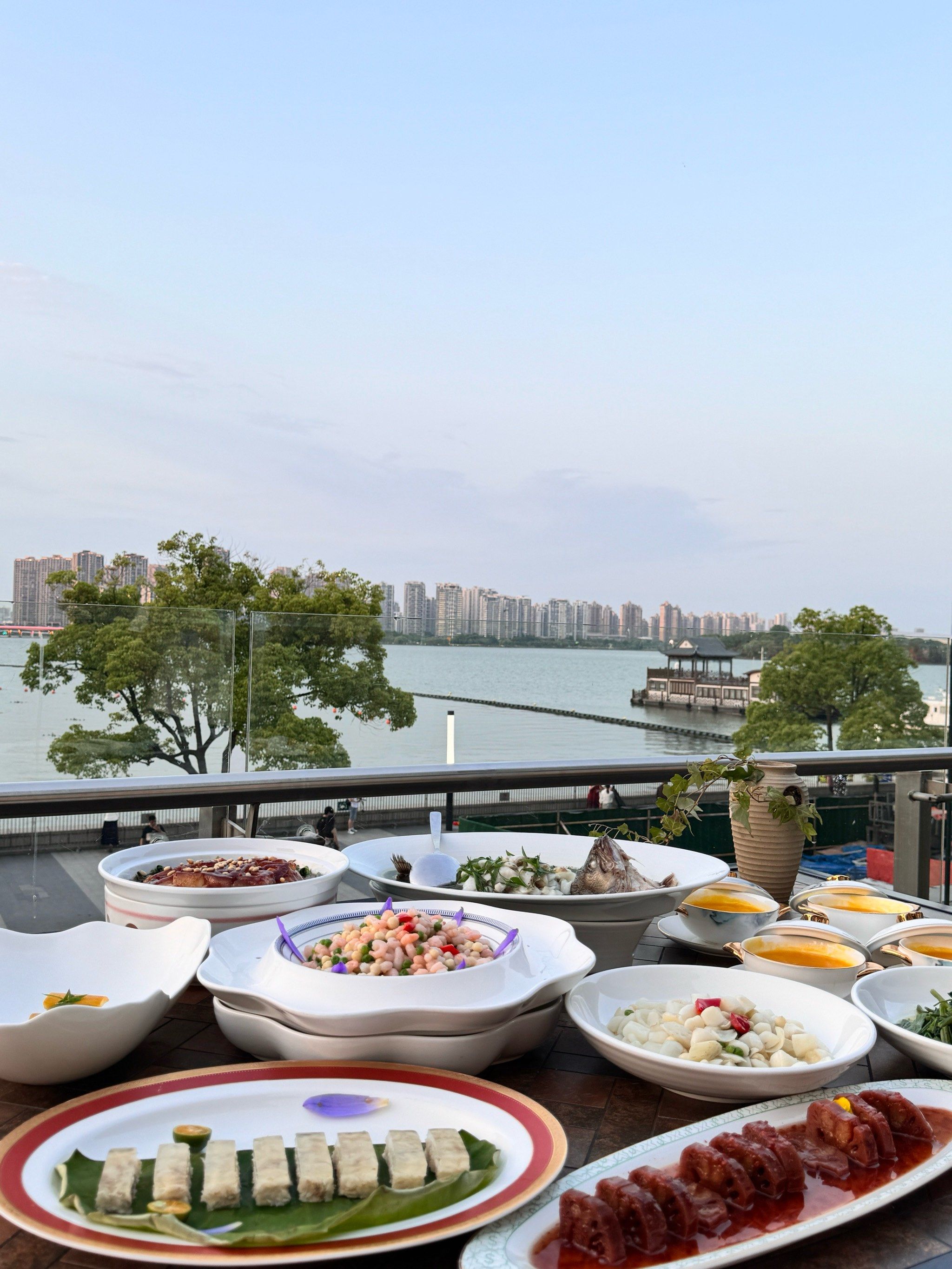 记住苏州这个位置!绝美湖景餐厅
