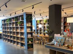 -魔方城市书房(中街益田店)