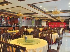 大堂-鑫巴蜀小镇 · 水煮鱼专研店(玉桥店)
