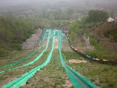 -雪山彩虹谷景区
