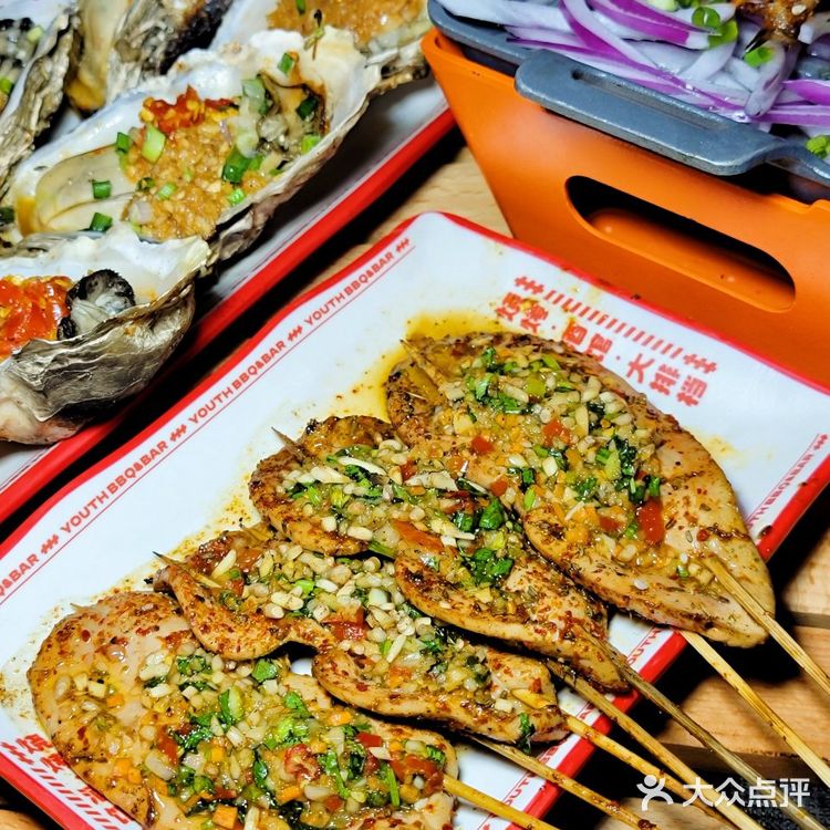 夏日宵夜三件套，小龙虾烧烤配啤酒‼️