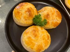 酥皮叉烧包-白天鹅宾馆-宏图府餐厅
