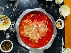 新鲜黄牛肉-黄利砖万峰林布依特色酸笋牛肉馆