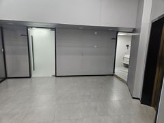 -蓝海豚游泳俱乐部(南京西路店)