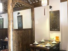 -聚汇三少·龙虾·中餐厅(莫邪路新天地店)