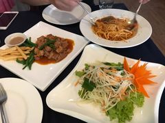 -Neary Khmer Restaurant