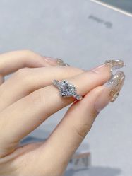 -Zbird钻石小鸟·钻戒婚戒定制高端珠宝私人定制中心