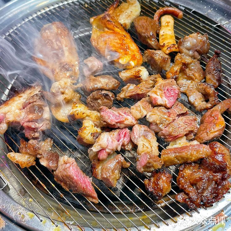 这家地摊烤肉给我锁S[流泪]好吃哭了！！！