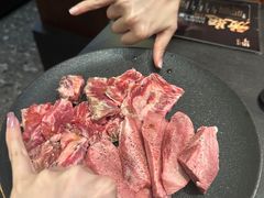 -铭牛烧肉·和牛海鲜自助(高新月牙湖店)