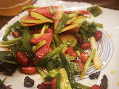 -万里闯关东铁锅炖菜馆(高新旗舰店)