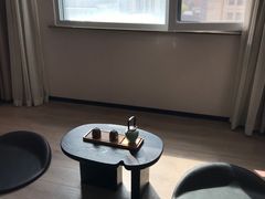 -西安大雁塔科技大学地铁站亚朵酒店