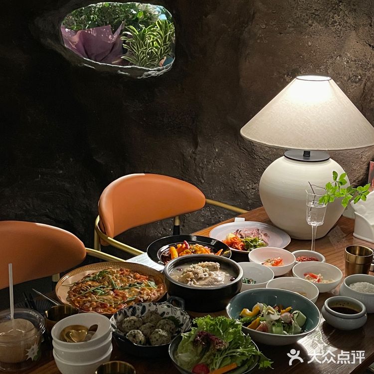 西安最高级的韩餐！溶洞风韩料氛围感jue了