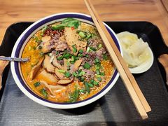 -云阿蛮云南生烫牛肉米线(奉贤路店)