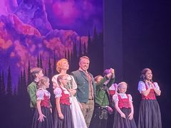 -交通银行前滩31演艺中心