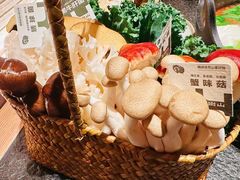 菌菇四宫格-三出山火锅(南京万象天地店)