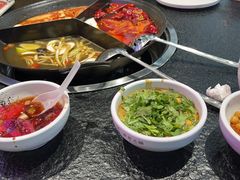 -渝里重庆火锅(航天城店)