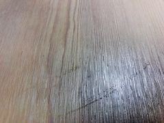 桌面还有水渍-遇见小面(凯德广场店)