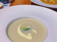 奶油西兰花土豆浓汤-缦云里花园餐厅