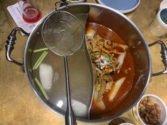 特色牛腩鸳鸯锅-左庭右院鲜牛肉火锅(金山万达店)