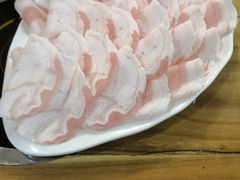 自制羊肉卷-正宗乌拉满族炭火锅(四平店)