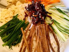 鸡丝凉米线-云海肴·汽锅鸡·云南菜(天山百盛优客店)