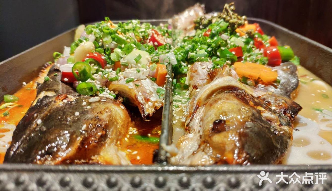 今日份美食打卡，满满的都是诱惑吧，鱼谦  脆皮烤鱼