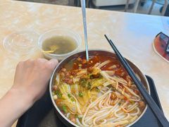 -卓雅桂林米粉