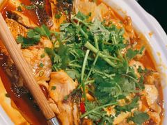 -魏铭鱼头捞饭(晋阳路店)