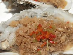 蒜蓉海蛎额-小船渔村•大连菜•大连焖鱼(黄河路店)