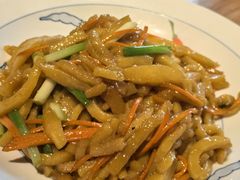 -头上红煨盐鸡·非遗院子餐厅
