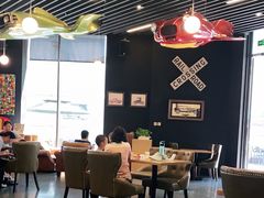 大堂-汽车博物馆主题餐厅