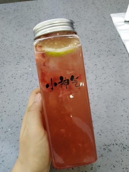 还好味道不错 另外点了两杯别的,已经忘记名字了,但是反馈挺好喝.
