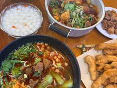 -爆炸头阿姨小四川正宗川味小吃(无任何分店)