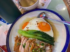 葱油汁鸡排双蛋饭-肥佬哥香港车仔面(人民广场店)