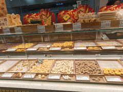 面包甜点陈列柜-泸溪河桃酥(湖滨银泰in77店)