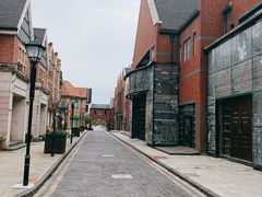 -钟书阁(松江泰晤士小镇店)