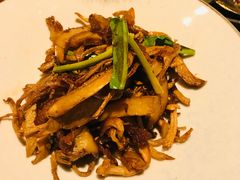 盐焗菌菇-丝路金桃·新疆菜(徐汇店)