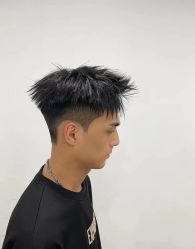 -一家只做男发烫染的店