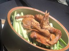 盐焗香茅乳鸽-小运河·公馆(国贸店)