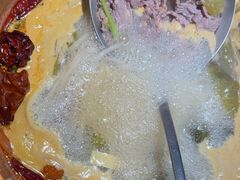 -洱火云南酸菜牛肉火锅(石景山当代商城店)