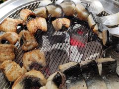 -围炉肉舍•炭烤活鳗•丹东海鲜烤肉(步行街店)