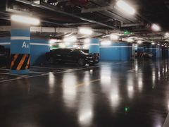 -白玉兰广场停车场