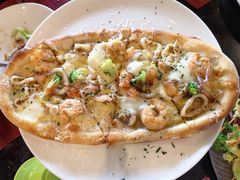 船型海鲜披萨-WOLFGANG PUCK KITCHEN & BAR(迪士尼小镇店)