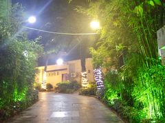 -亚龙湾亚泰商业街