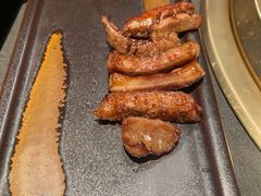 -铭牛烧肉·和牛海鲜自助(高新月牙湖店)