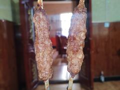 -烤肉小伙烤肉店