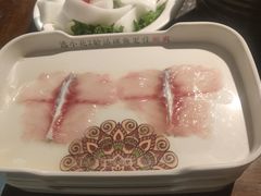-老牌坊云南鱼豆花火锅(哈西万达店)