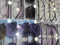 -三叶眼镜城批发市场(上海火车站店)