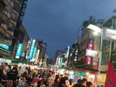 -六合夜市